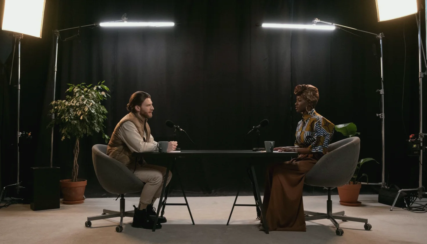 Intervju eller paneldebatt: hvilket studioformat bør du øve på først?